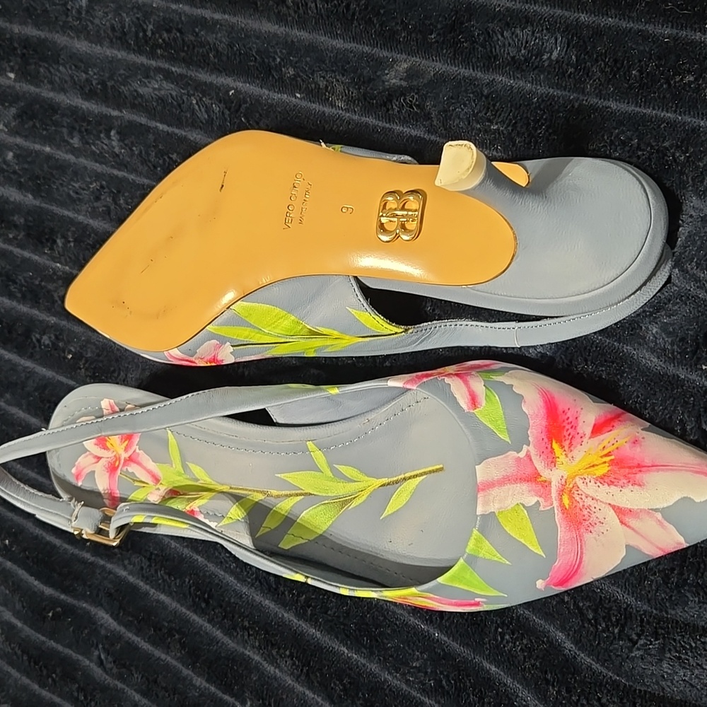 Vero Cuoio Gray Floral Slingback Heels - Picture 2 of 6